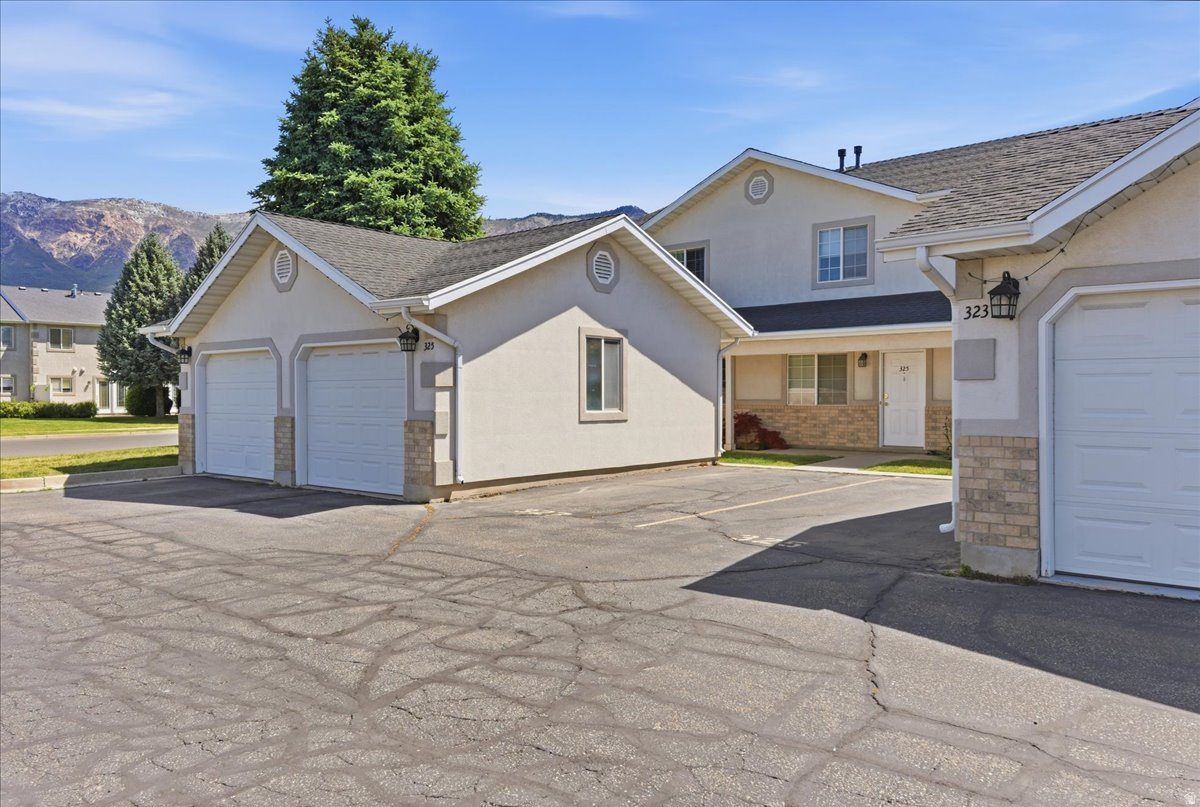 BLACKHAWK - Residential