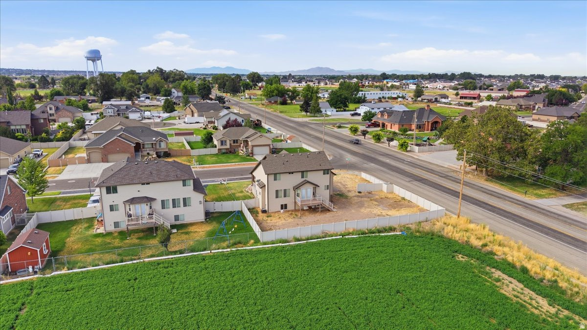 WALLY'S ACRE - Residential