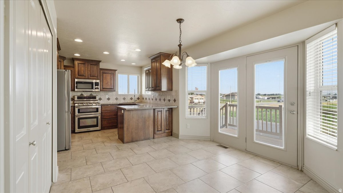 WALLY'S ACRE - Residential