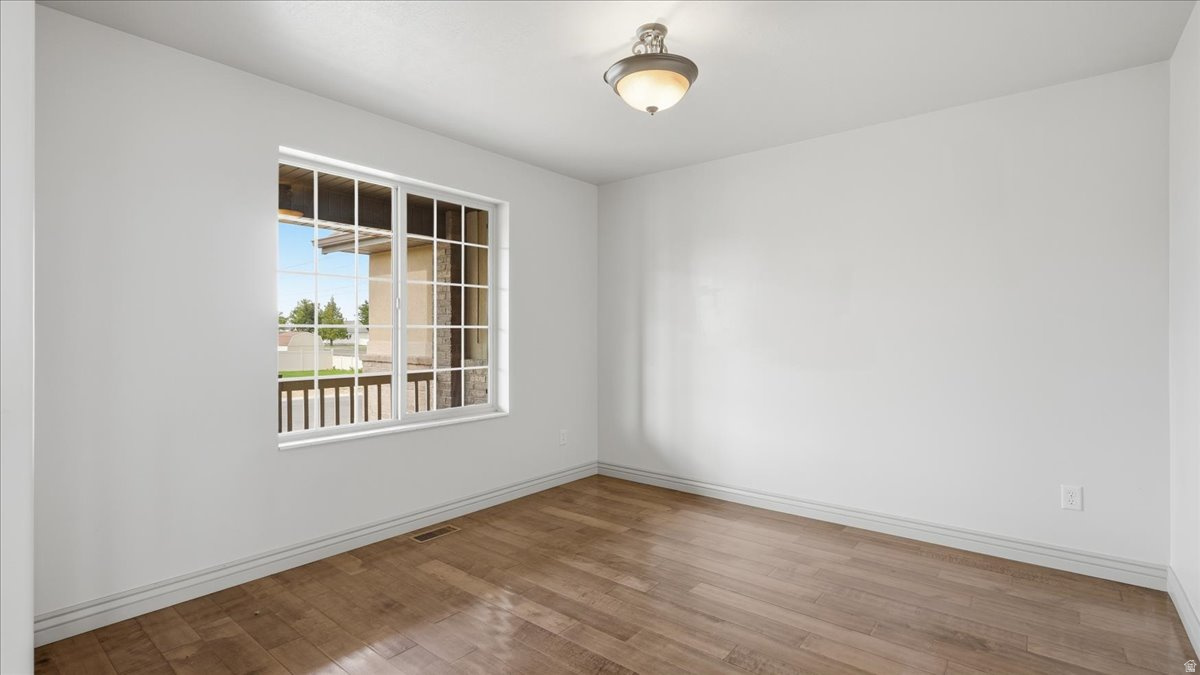 WALLY'S ACRE - Residential