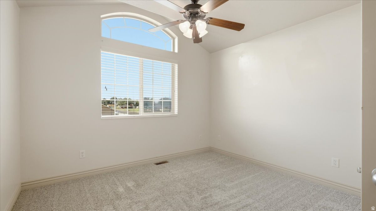 WALLY'S ACRE - Residential
