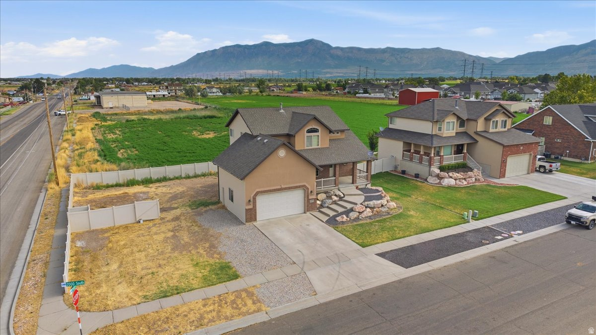 WALLY'S ACRE - Residential