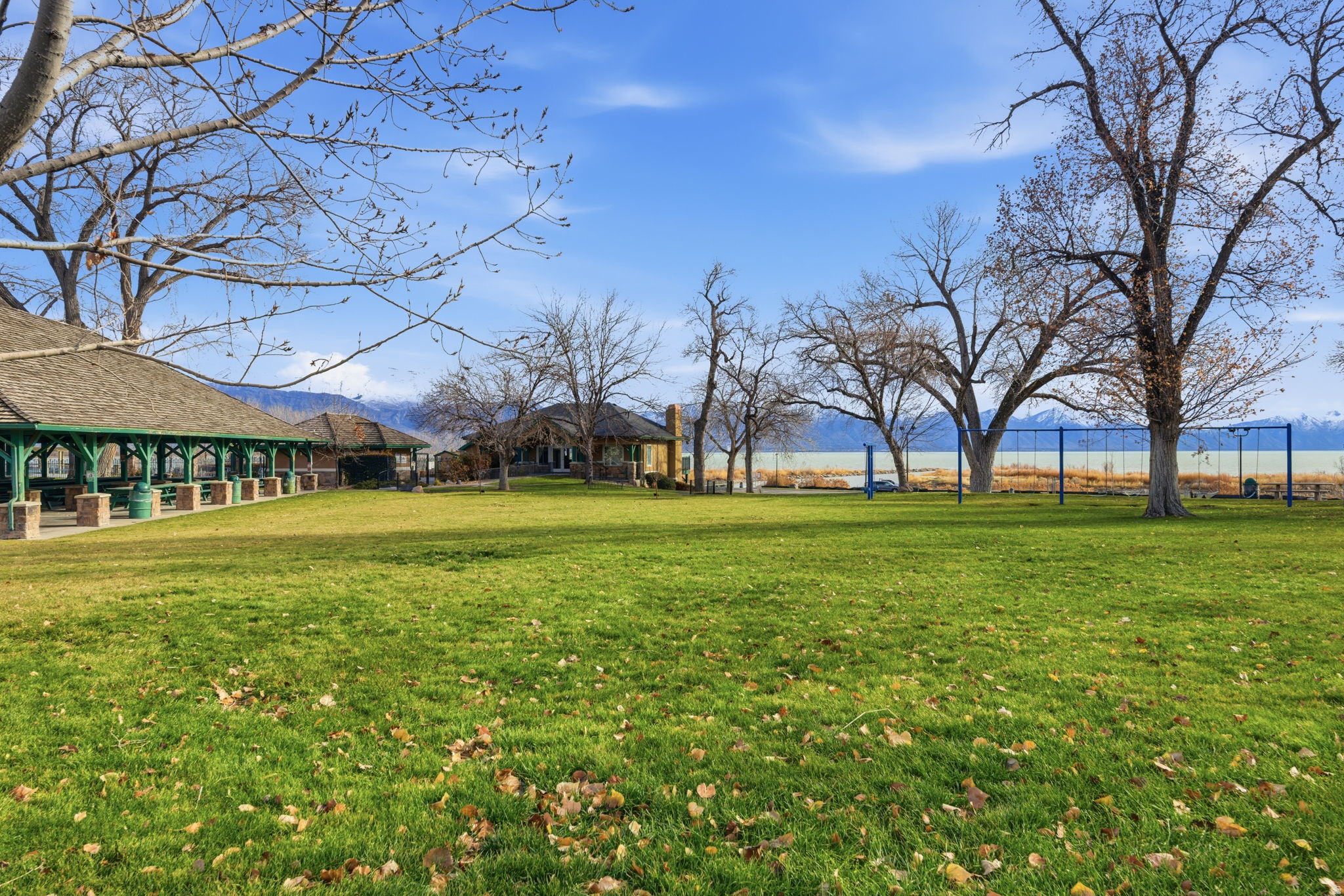 FAIRWAYS TOWNHOMES - Residential