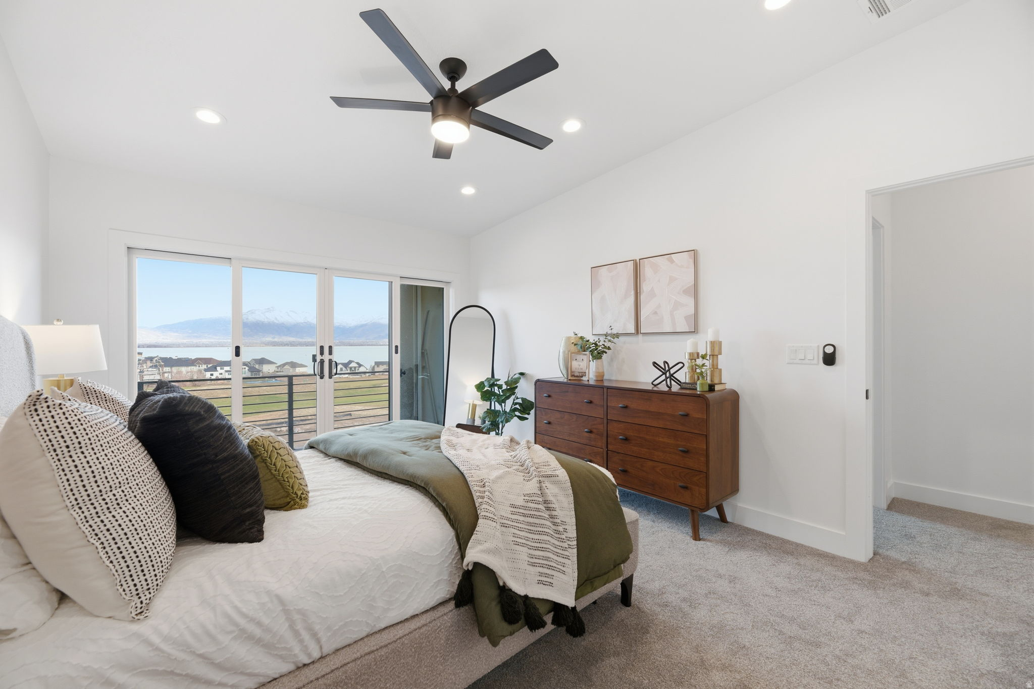 FAIRWAYS TOWNHOMES - Residential