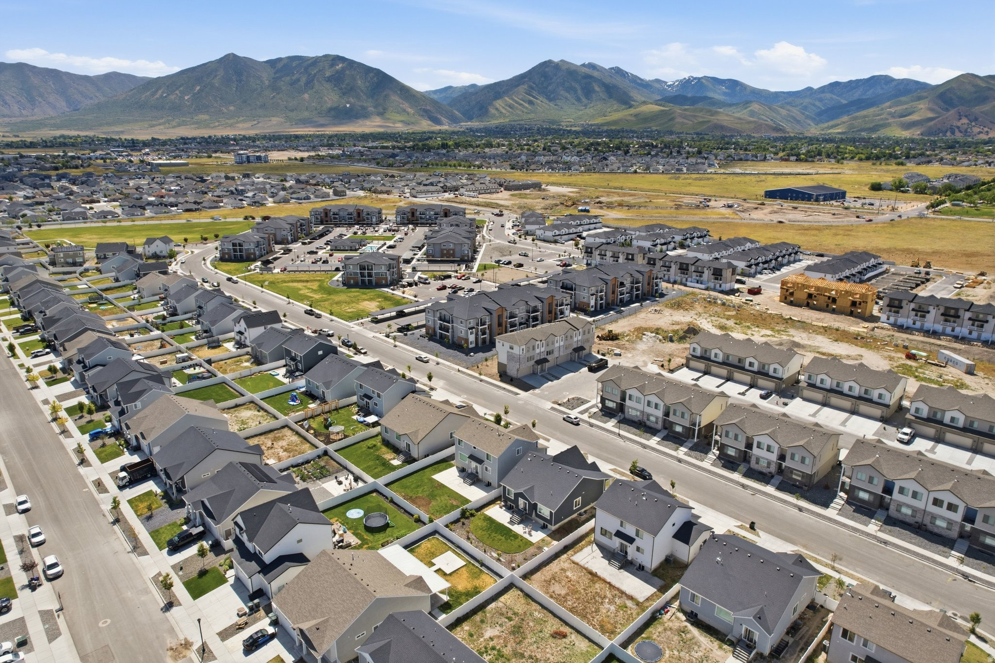 LEXINGTON GREENS AT OVERLAKE SUBDIVISION - Residential