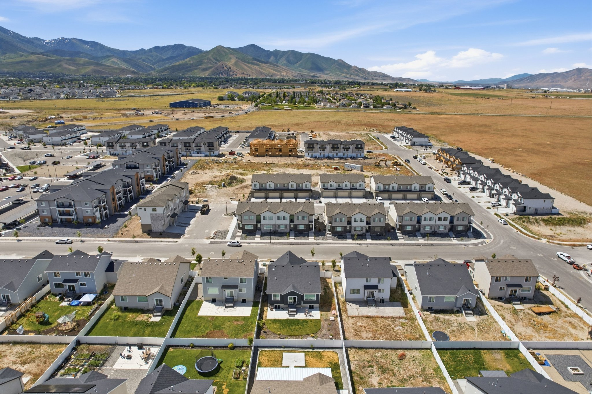 LEXINGTON GREENS AT OVERLAKE SUBDIVISION - Residential