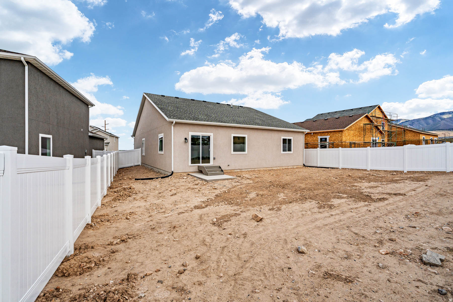 DESERT EDGE - Residential
