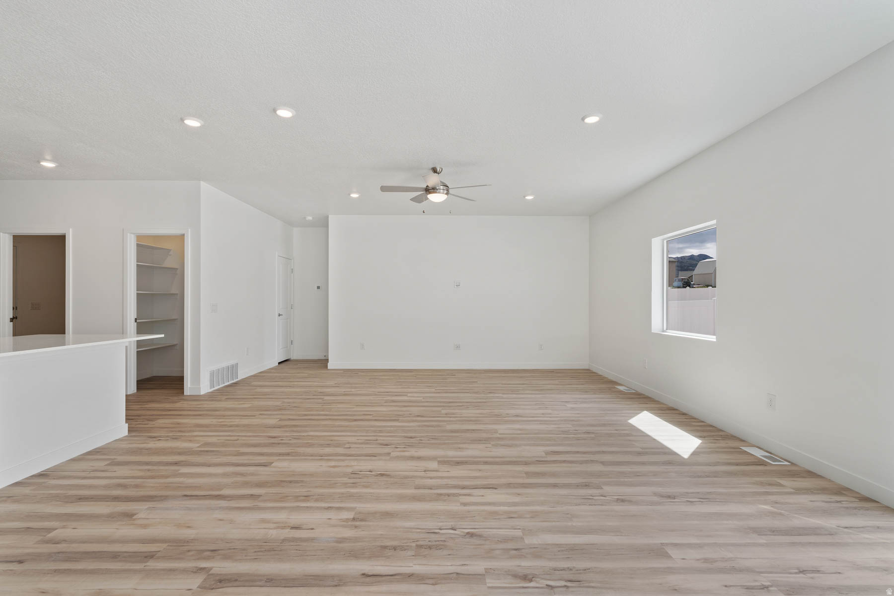 DESERT EDGE - Residential