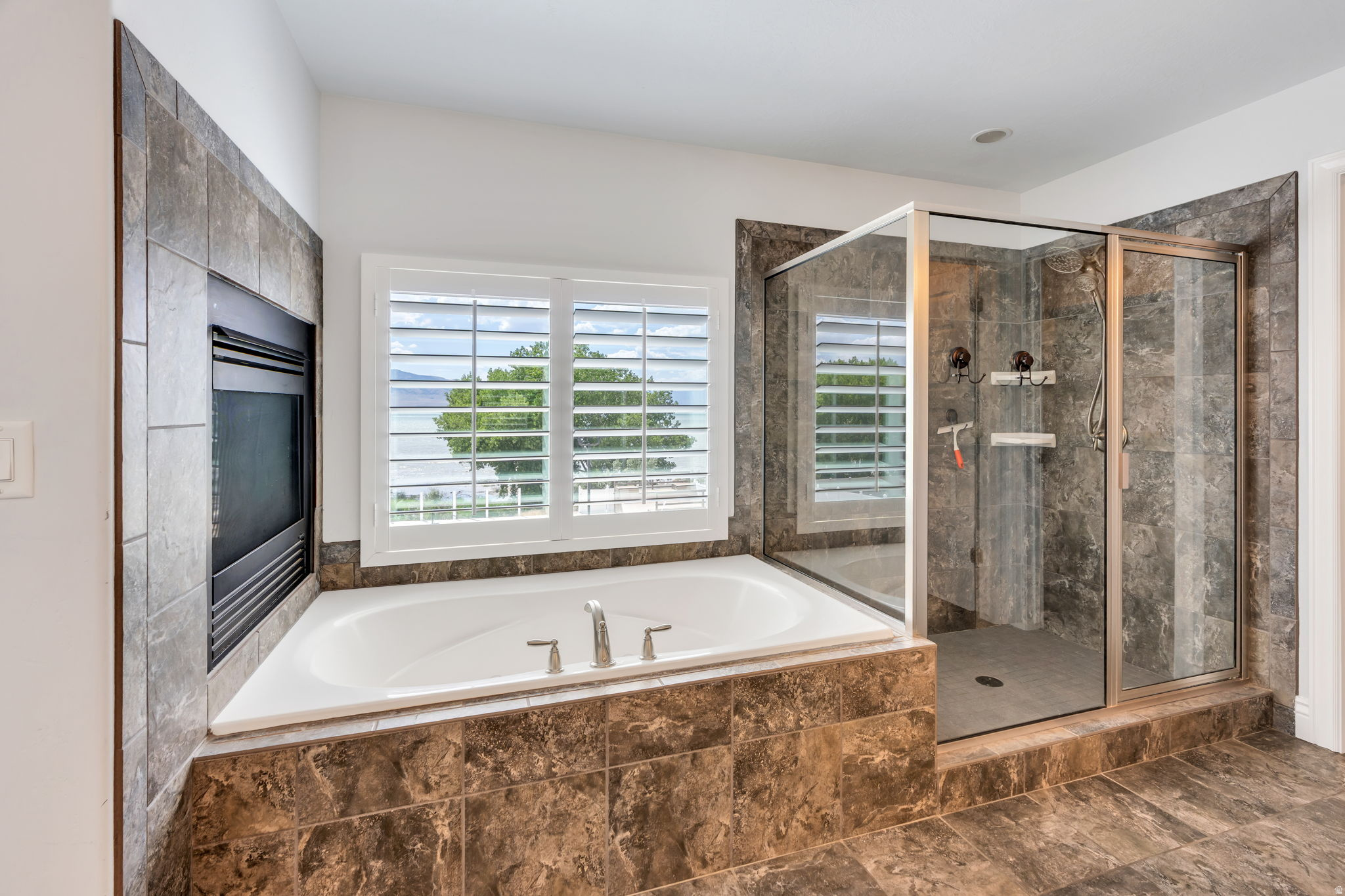 THE SHORES PHASE 1 - Residential