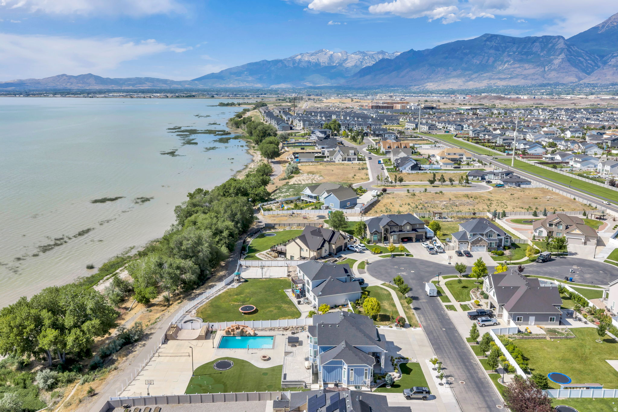 THE SHORES PHASE 1 - Residential