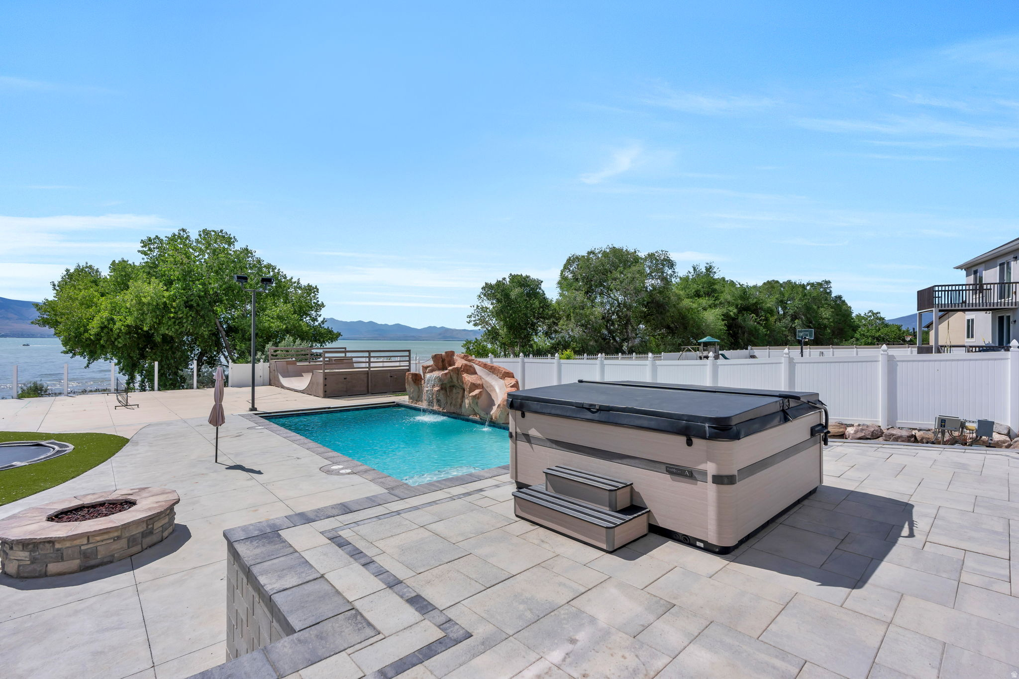 THE SHORES PHASE 1 - Residential