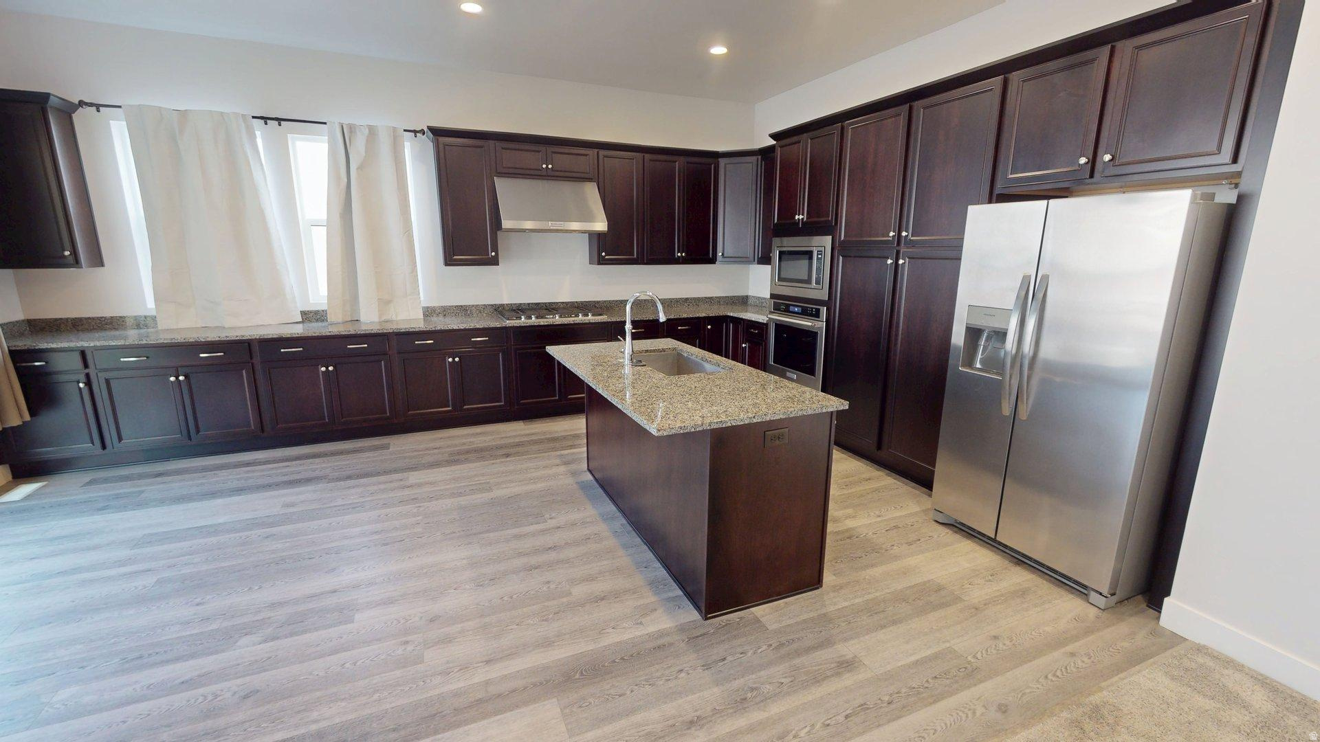 CANYON POINT - Residential