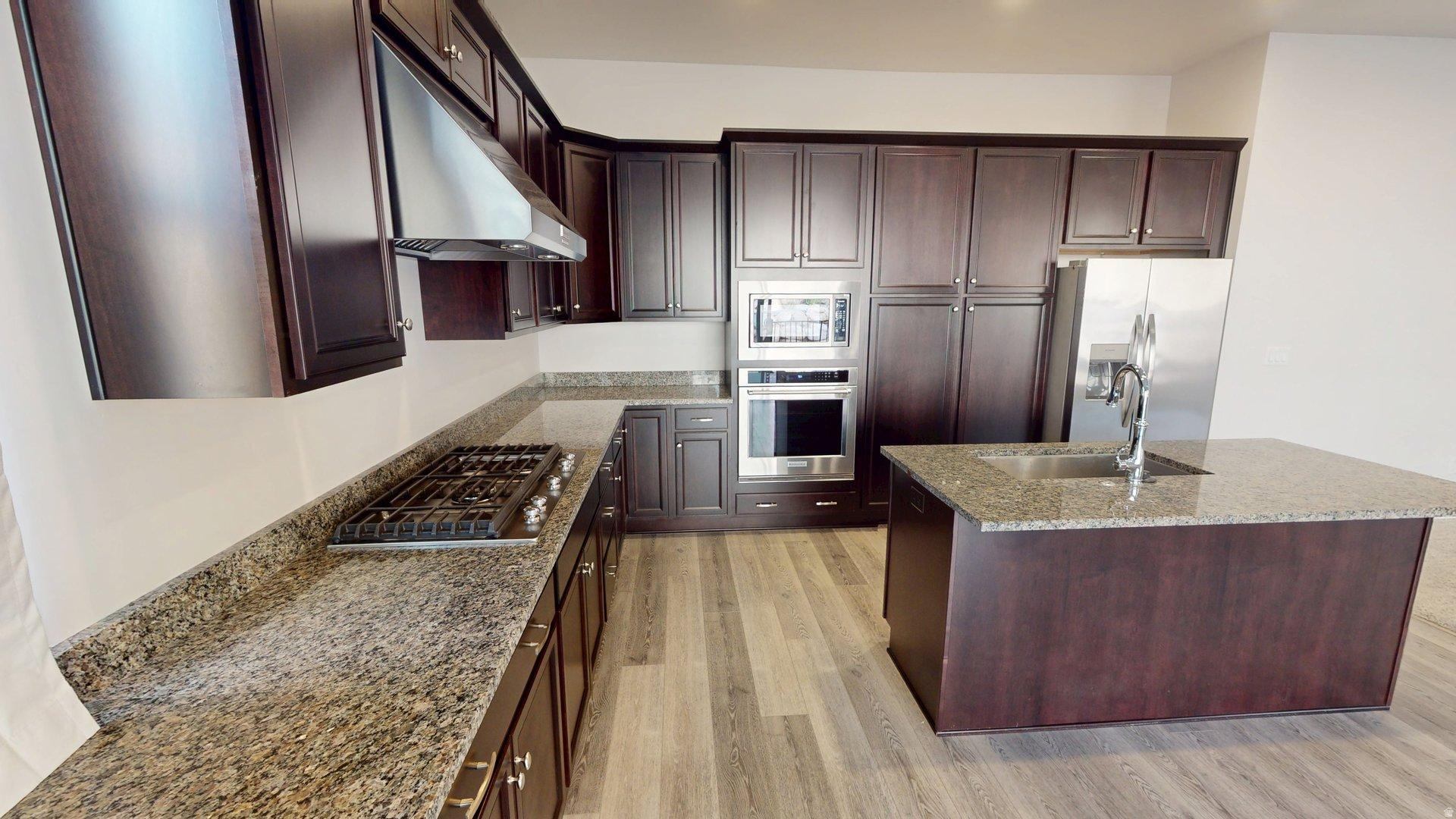 CANYON POINT - Residential