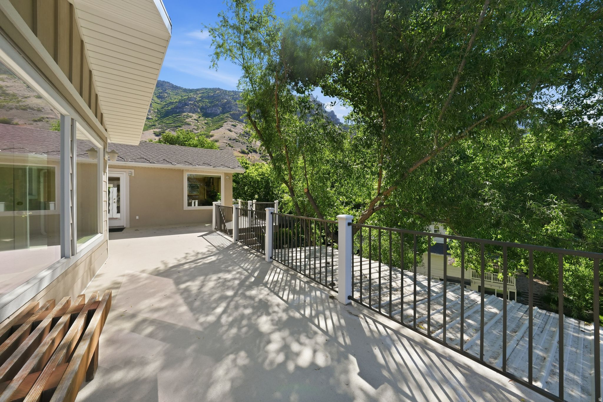 THOUSAND OAKS - Residential