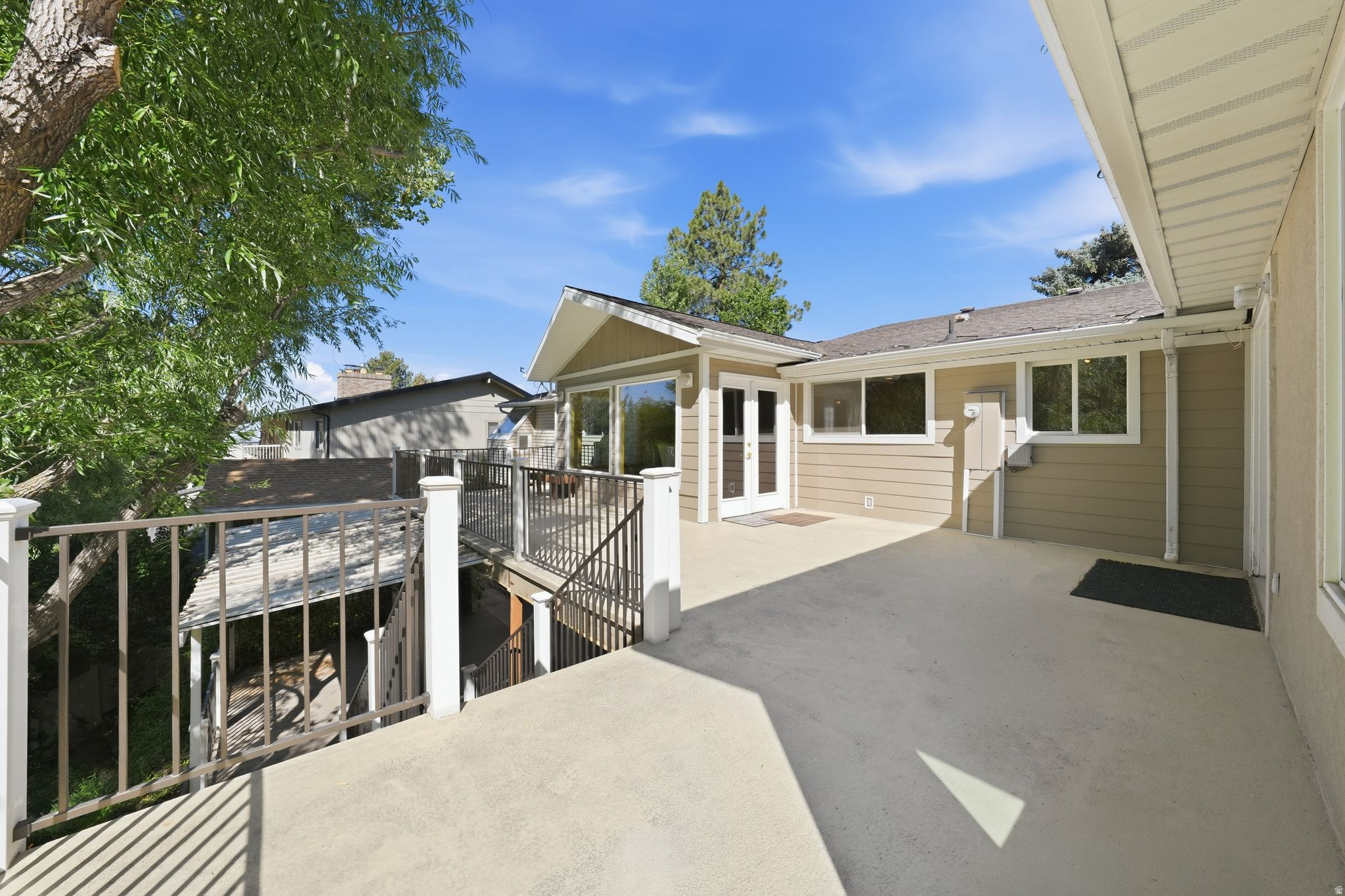 THOUSAND OAKS - Residential