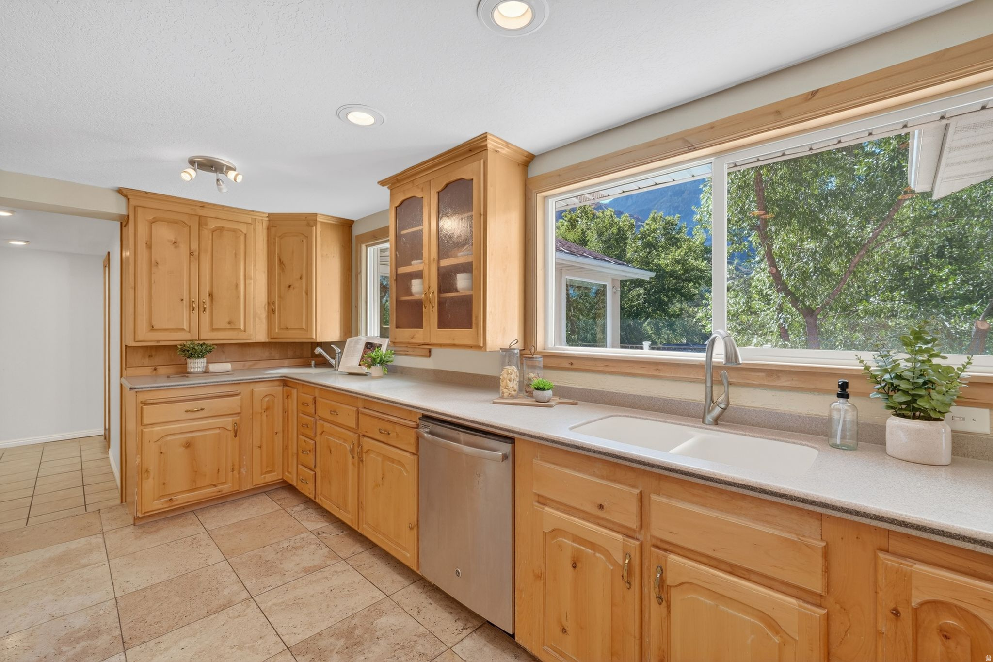 THOUSAND OAKS - Residential