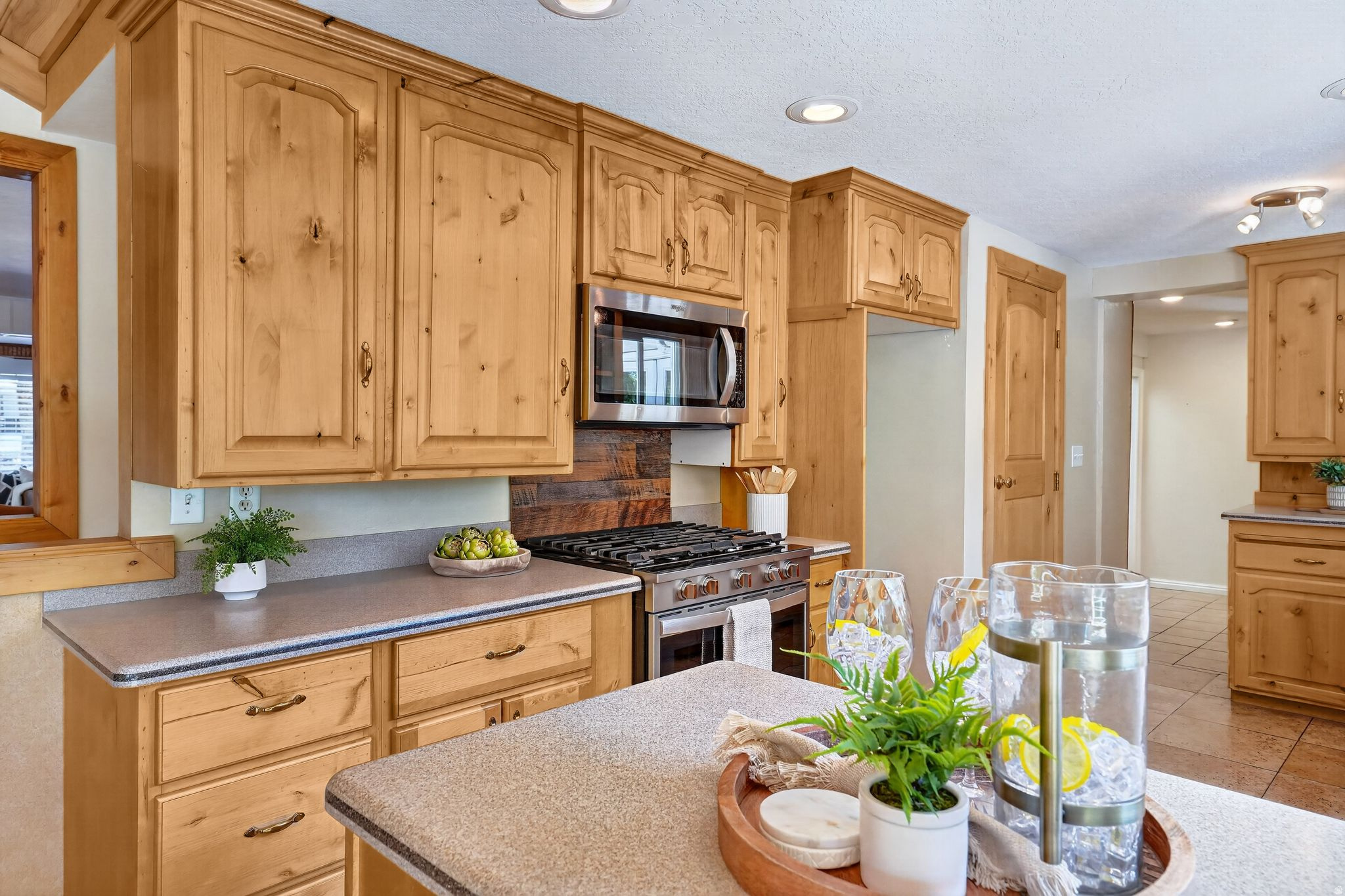 THOUSAND OAKS - Residential