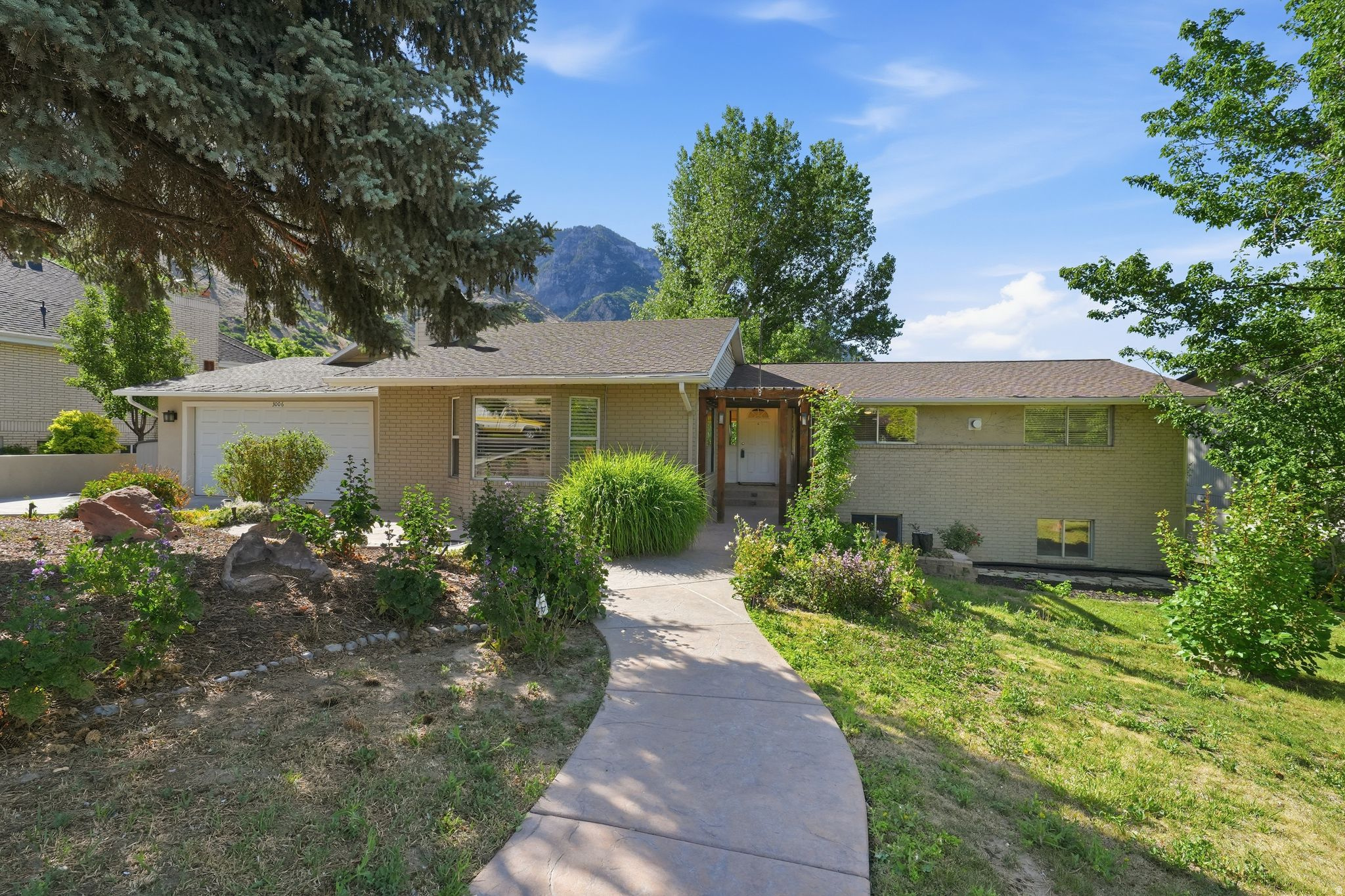 THOUSAND OAKS - Residential