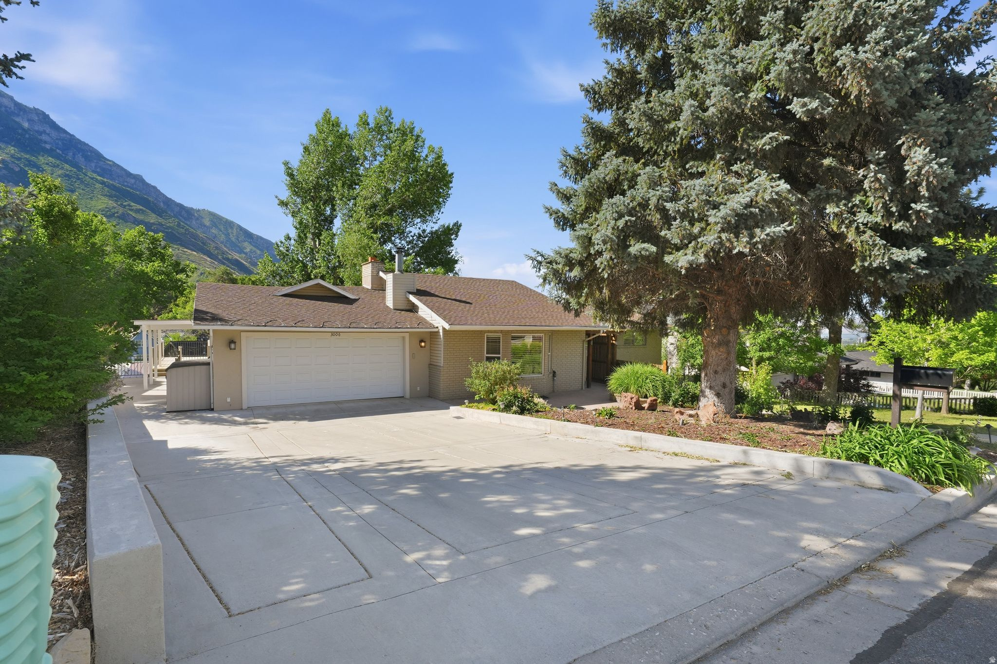 THOUSAND OAKS - Residential