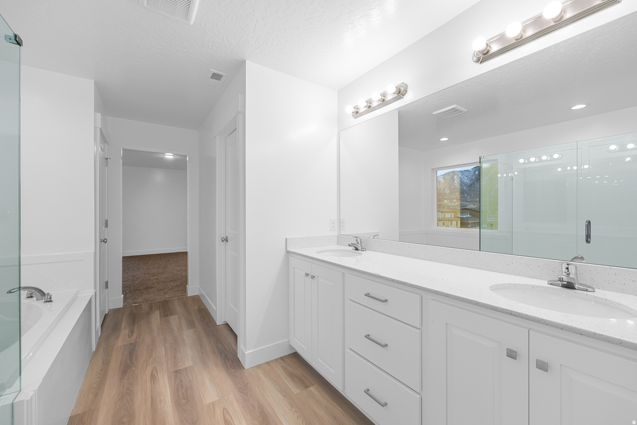 OAKRIDGE COVE - Residential