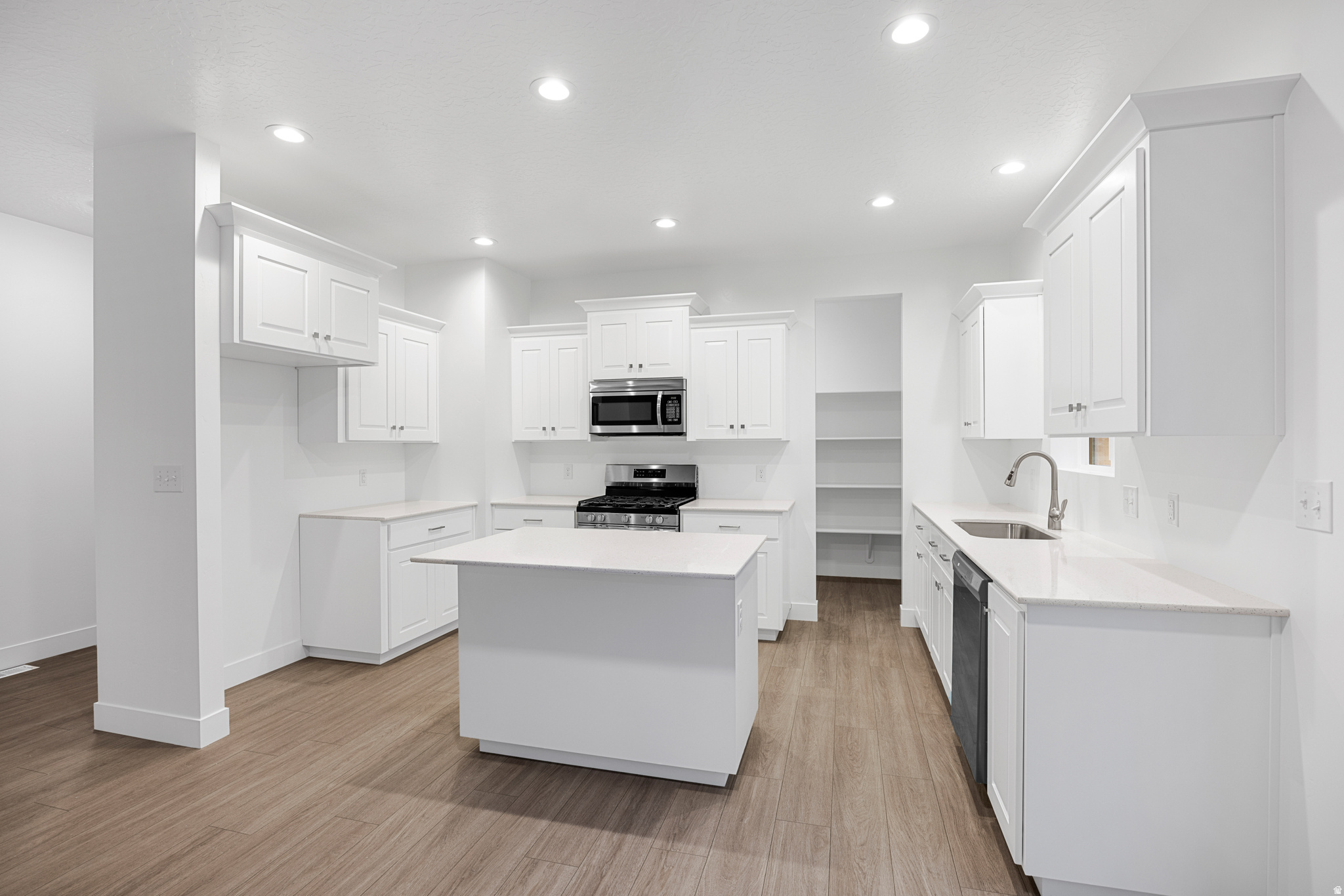 OAKRIDGE COVE - Residential