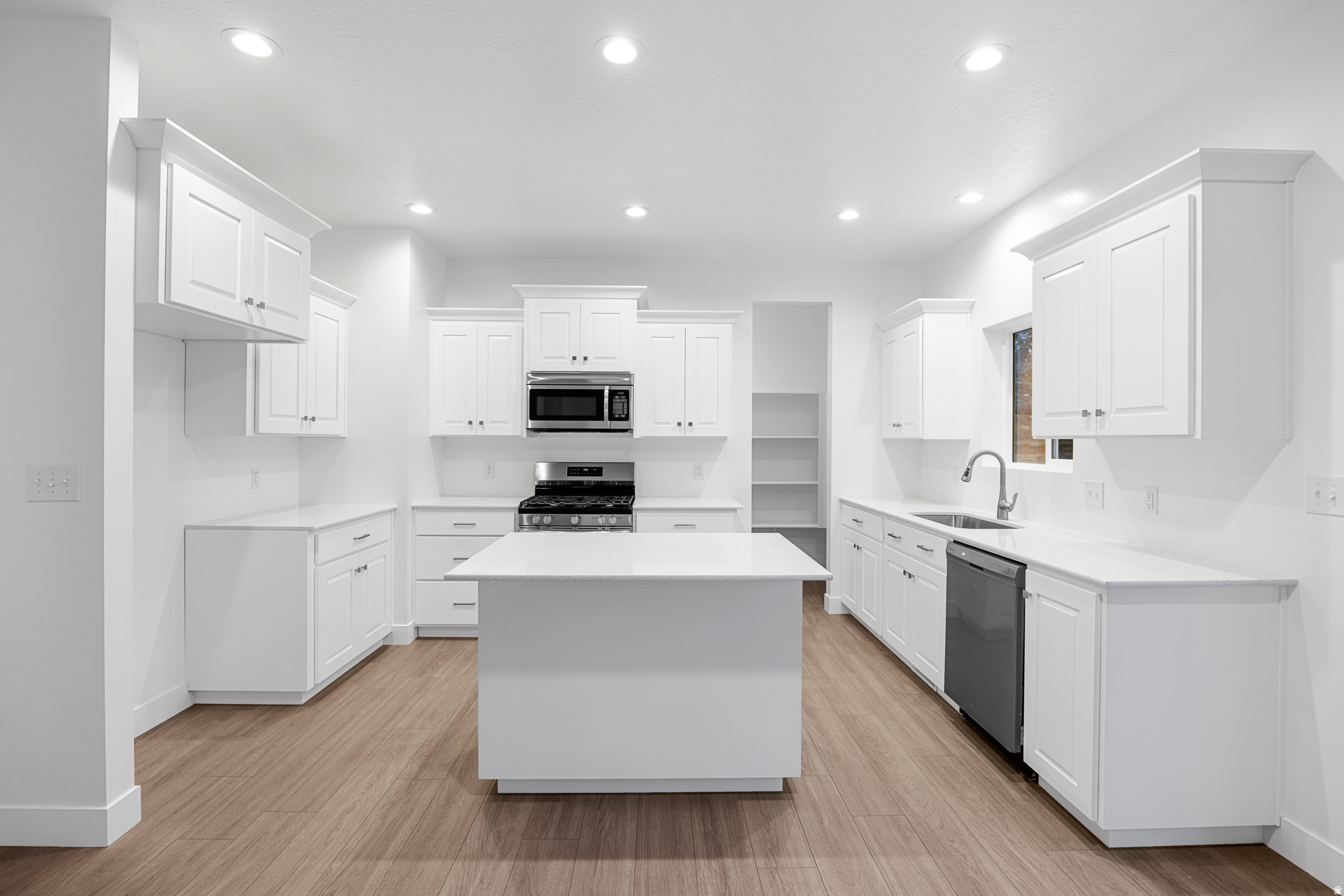 OAKRIDGE COVE - Residential
