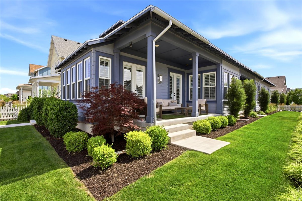 THE ISLAND DAYBREAK - Residential