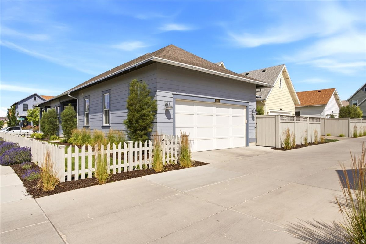 THE ISLAND DAYBREAK - Residential