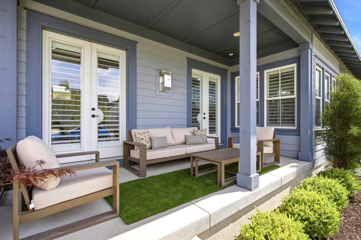 THE ISLAND DAYBREAK - Residential