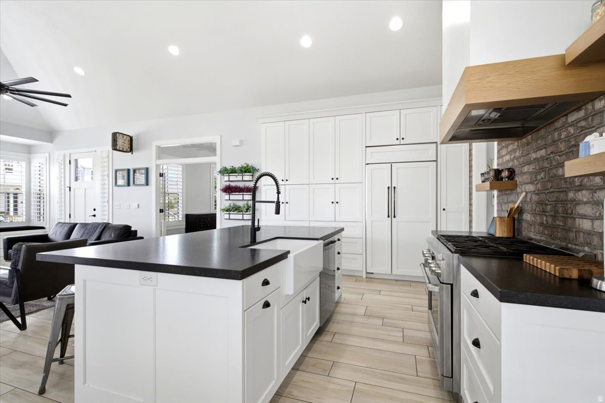 THE ISLAND DAYBREAK - Residential