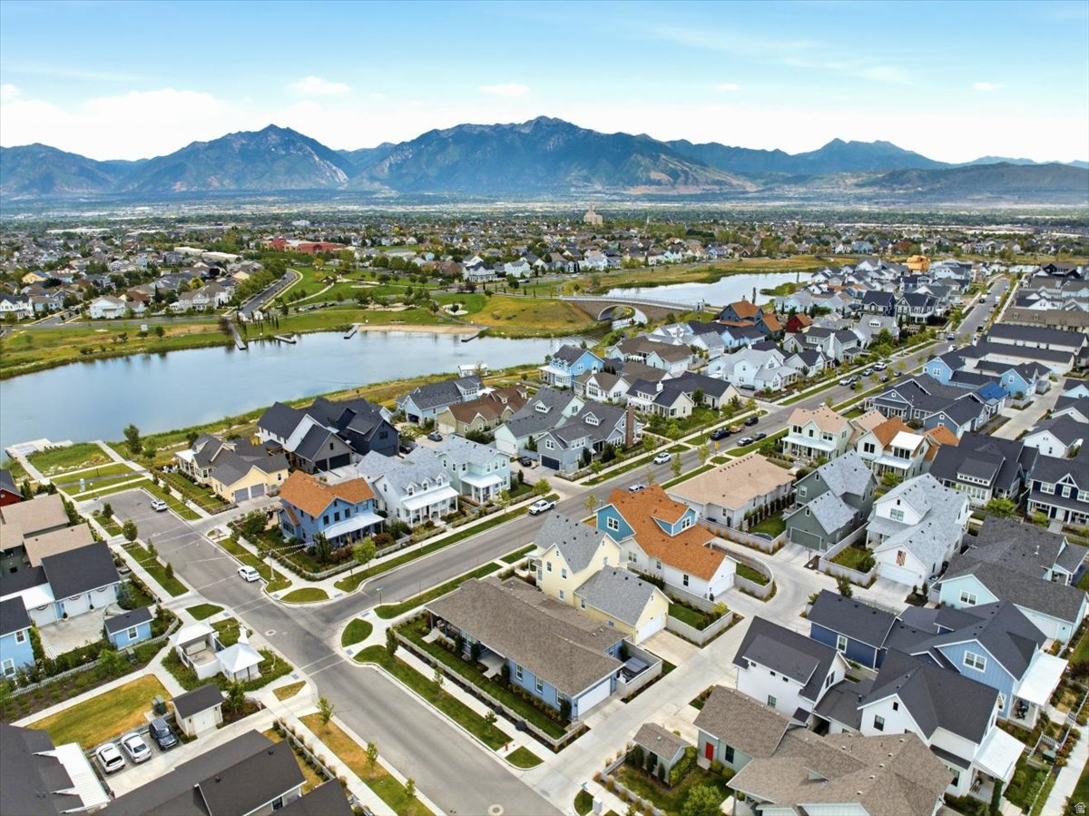 THE ISLAND DAYBREAK - Residential