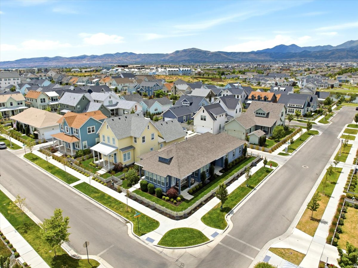 THE ISLAND DAYBREAK - Residential