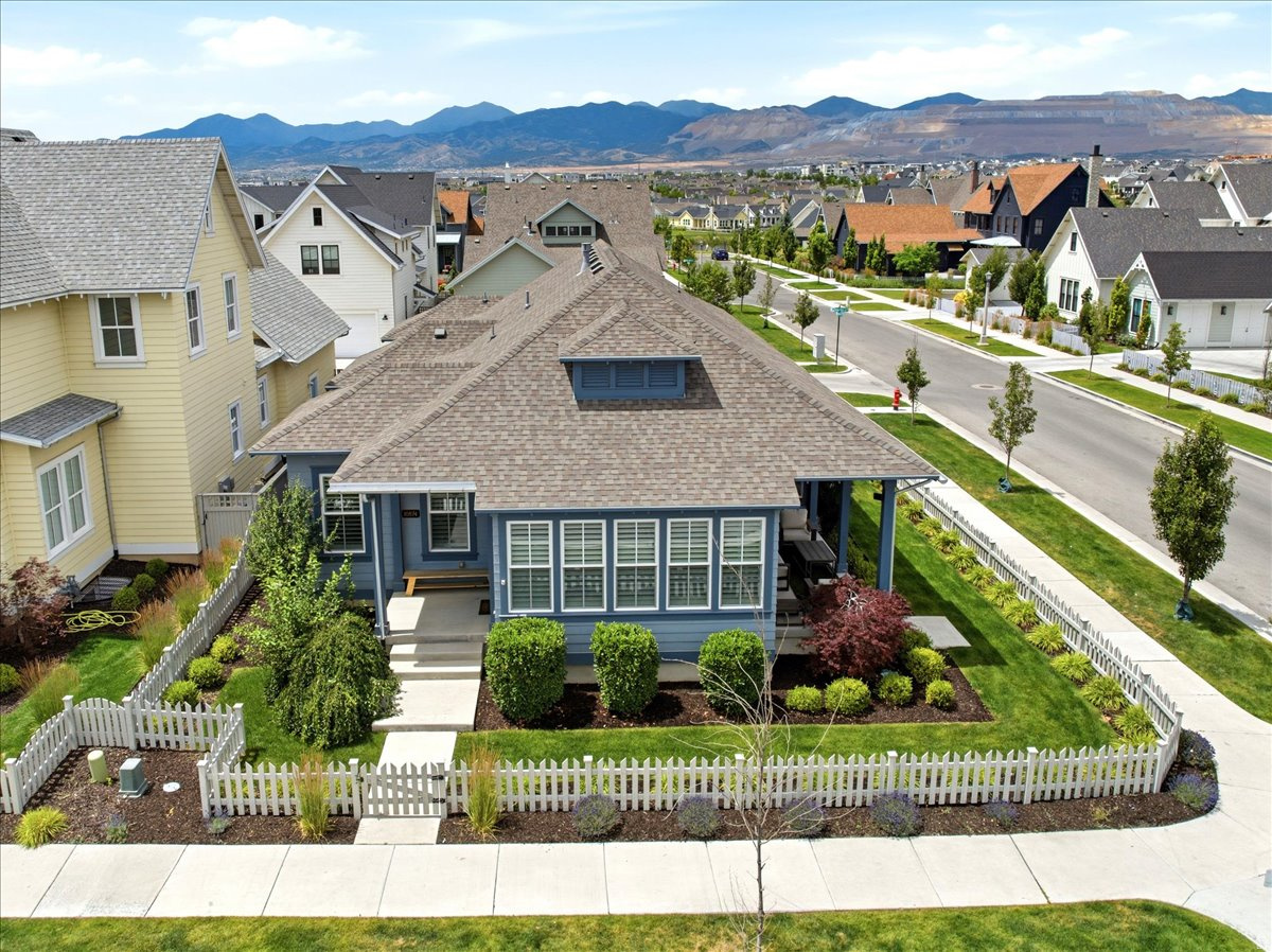 THE ISLAND DAYBREAK - Residential