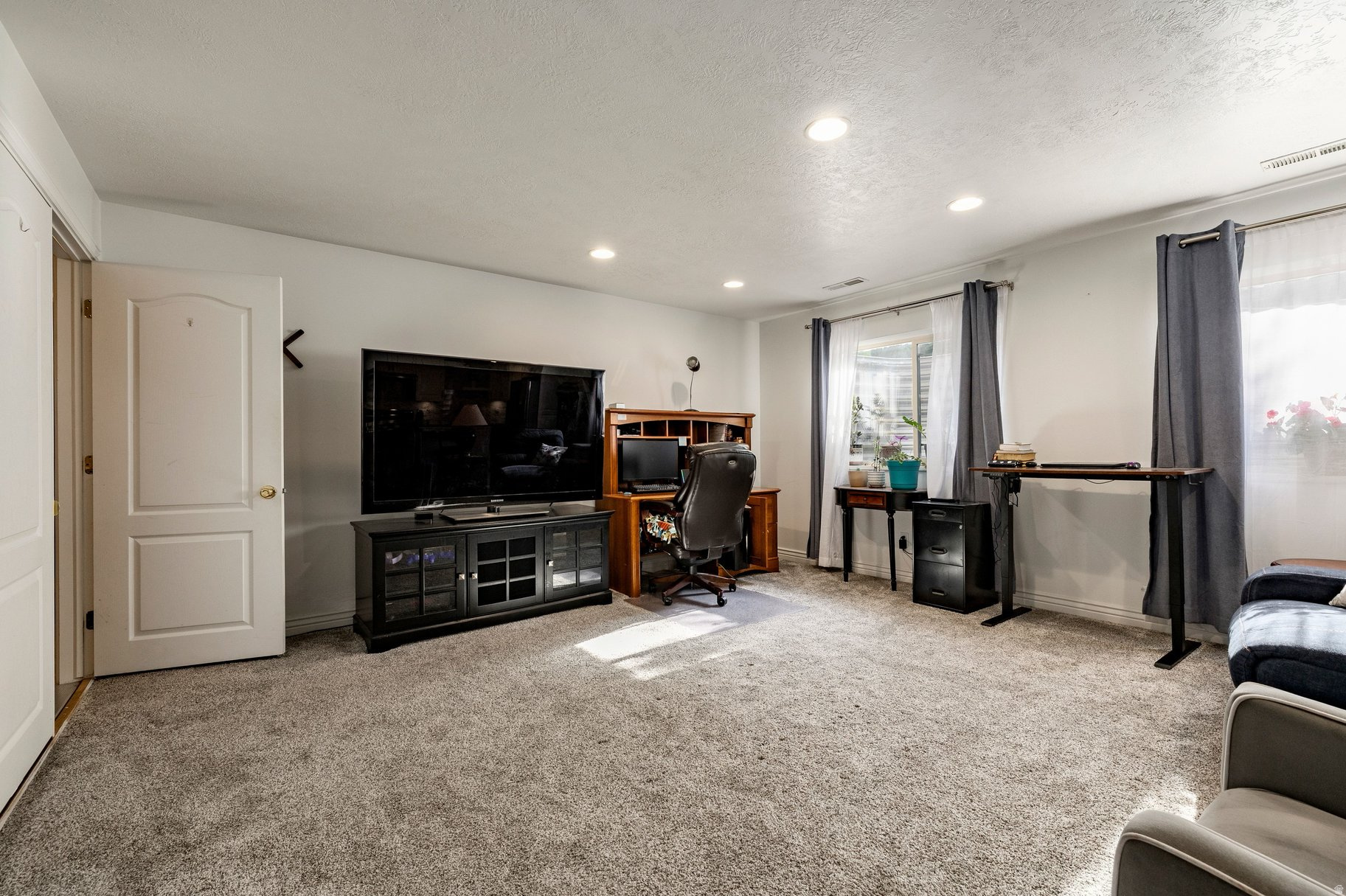 LINDA VISTA MEADOWS - Residential