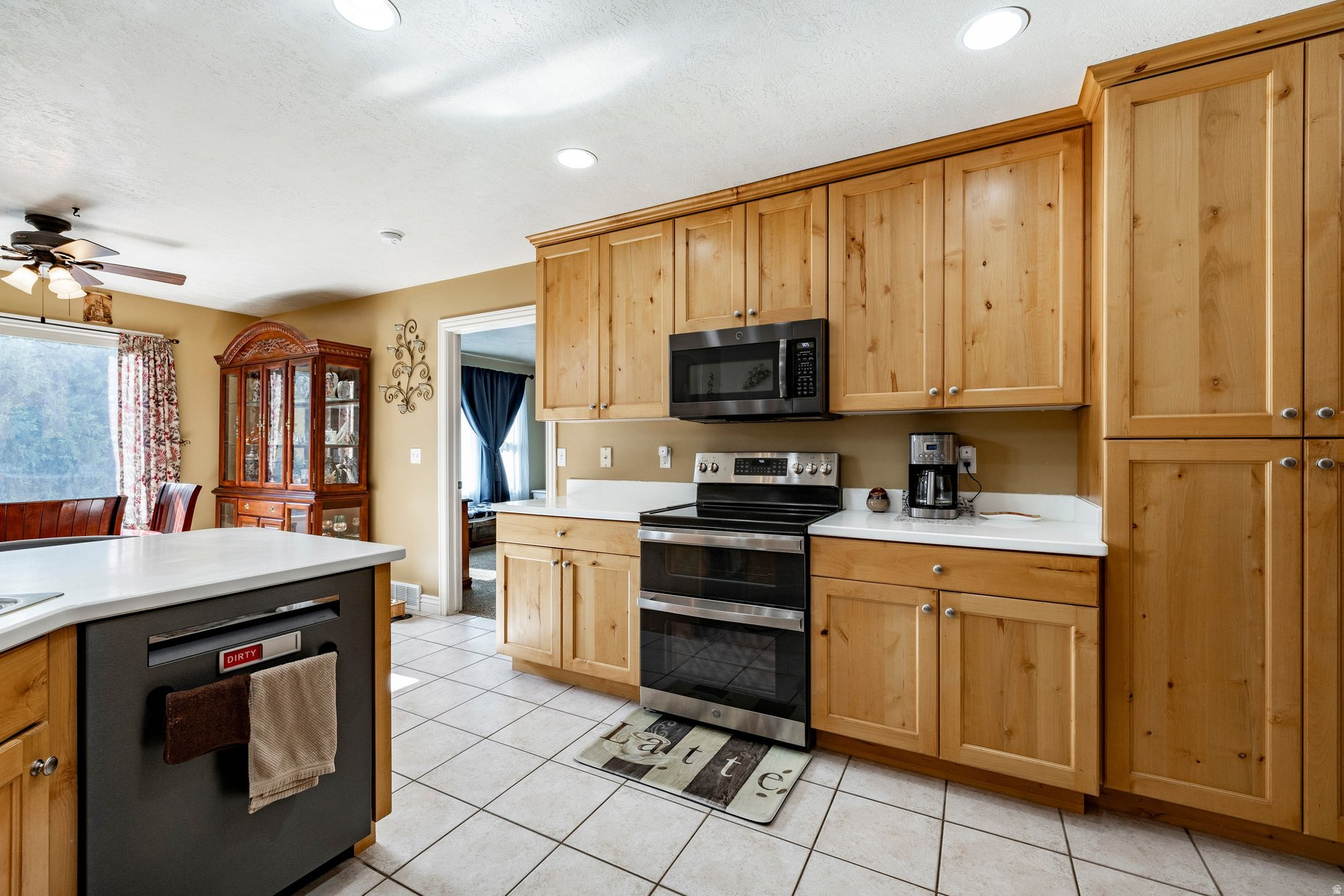 LINDA VISTA MEADOWS - Residential