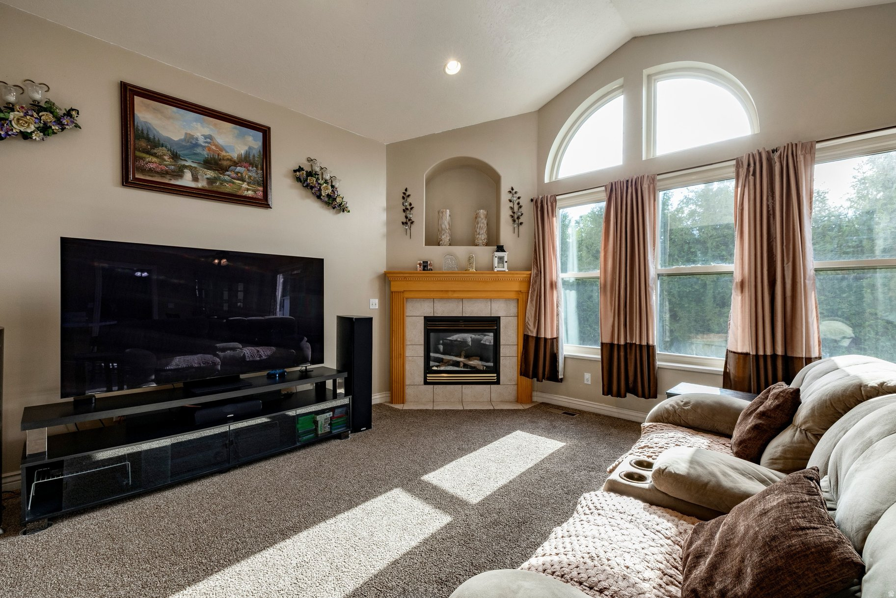 LINDA VISTA MEADOWS - Residential