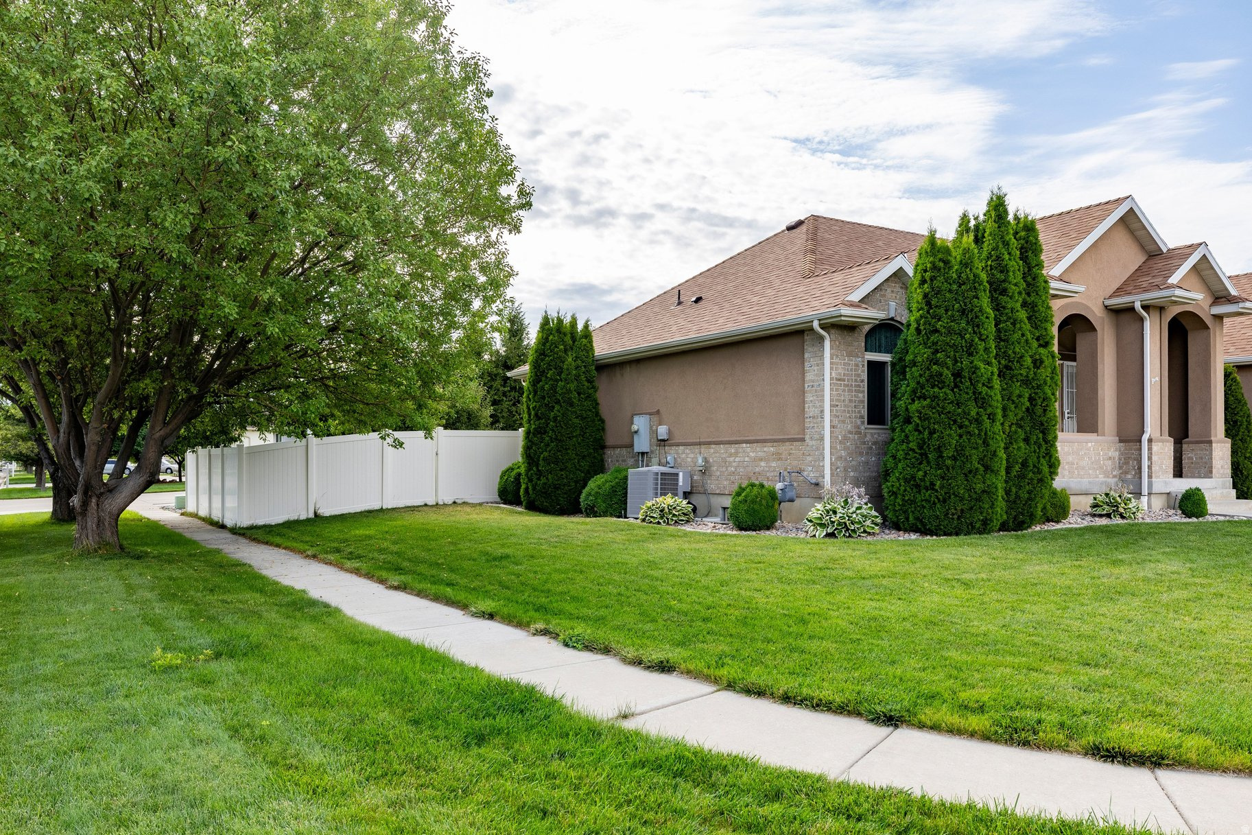 LINDA VISTA MEADOWS - Residential