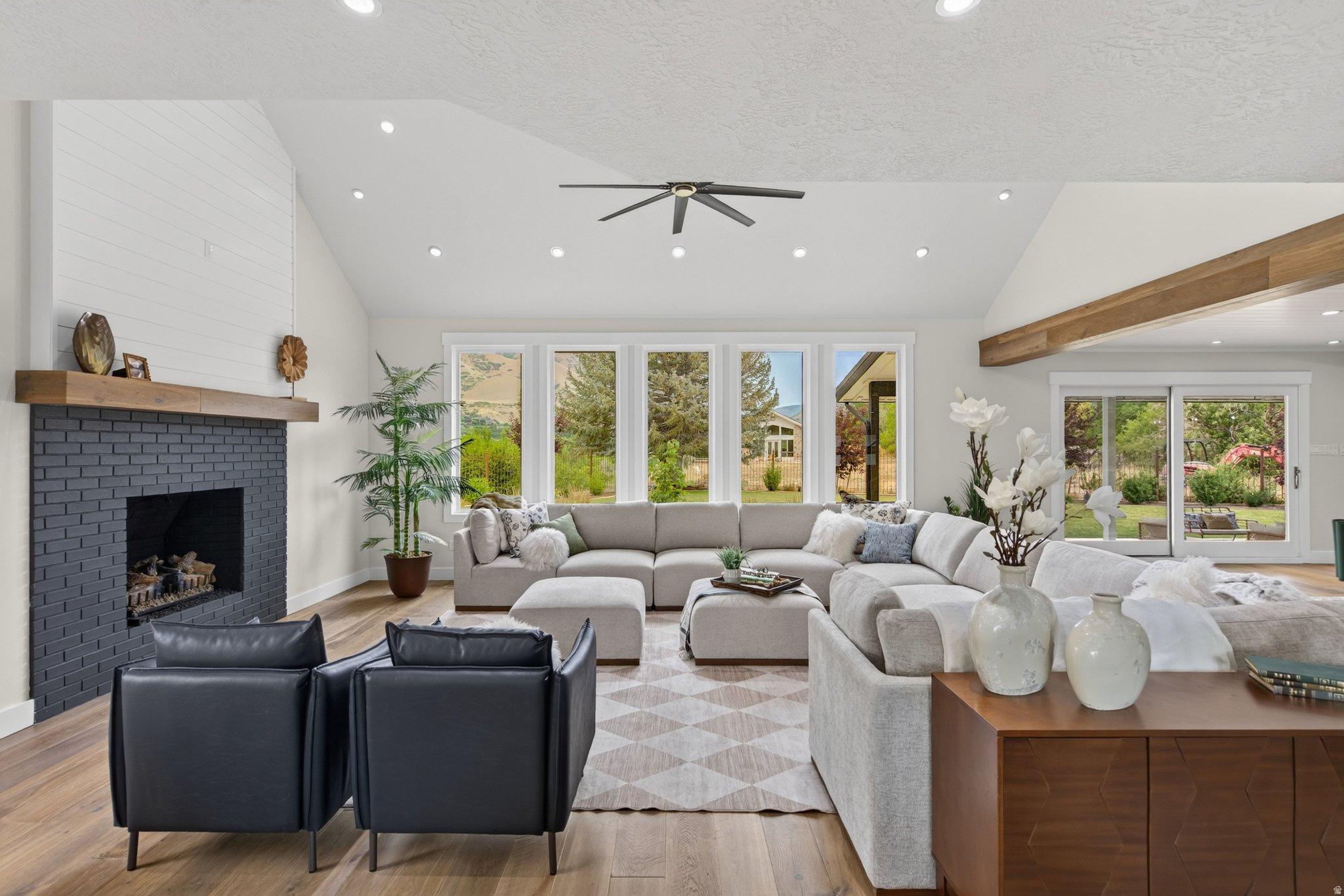 MAPLEWOOD - Residential