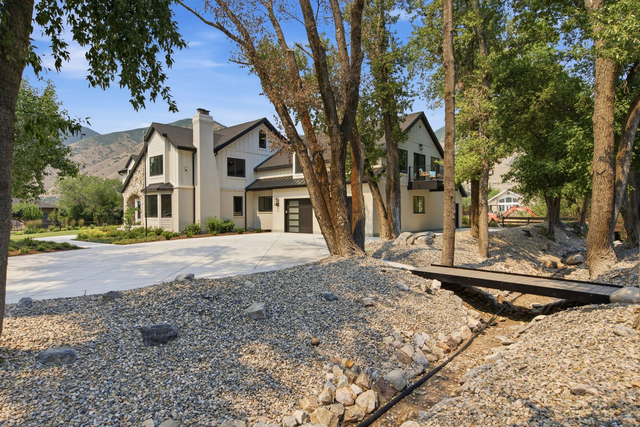 MAPLEWOOD - Residential