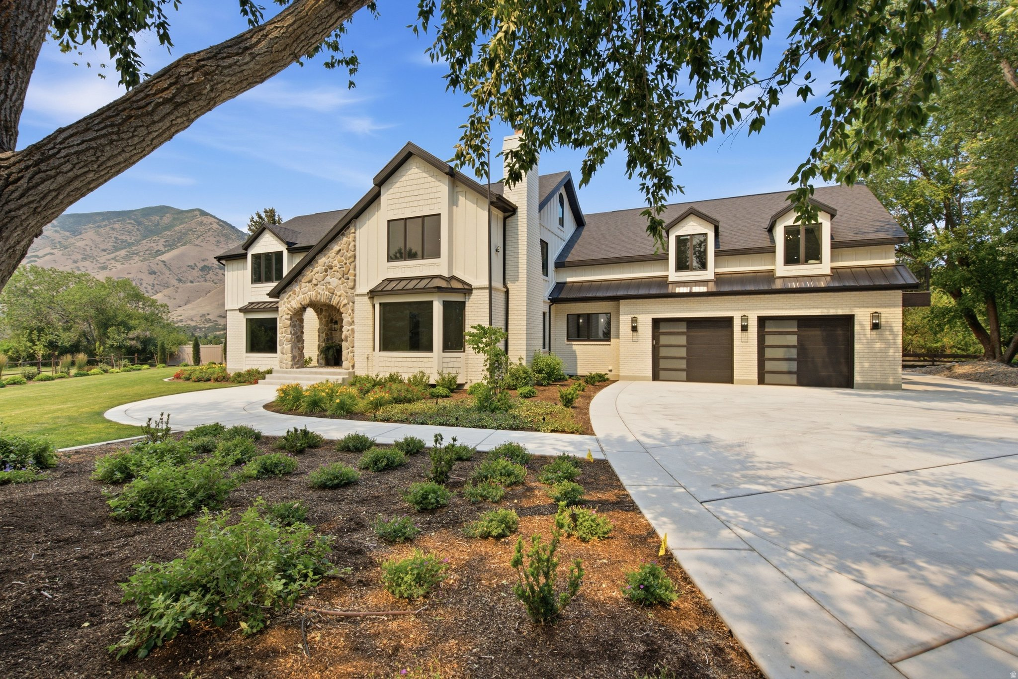 MAPLEWOOD - Residential