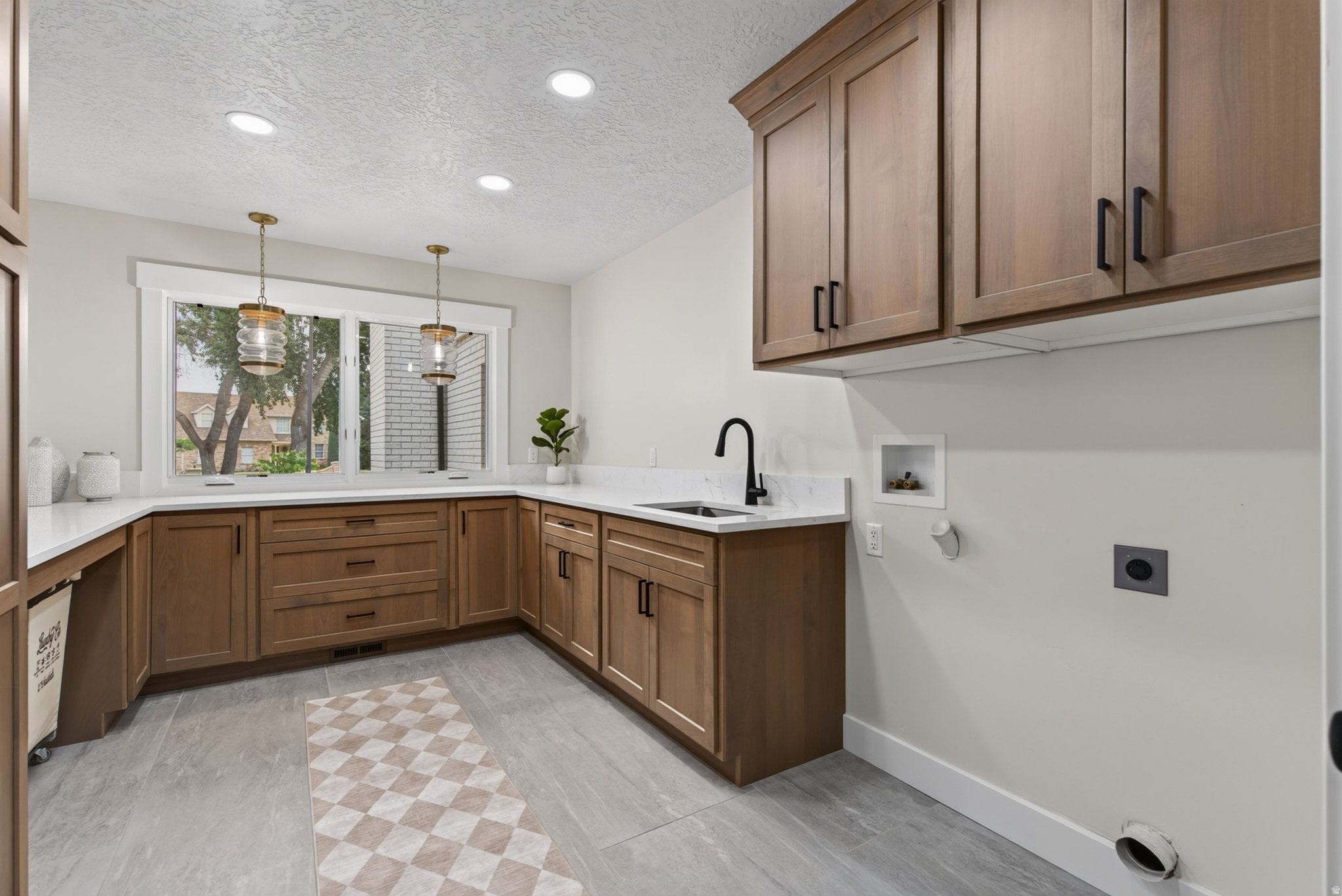 MAPLEWOOD - Residential