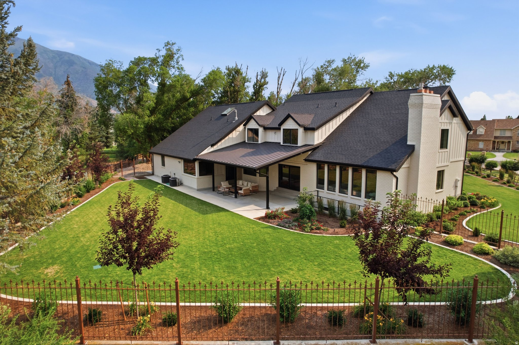 MAPLEWOOD - Residential