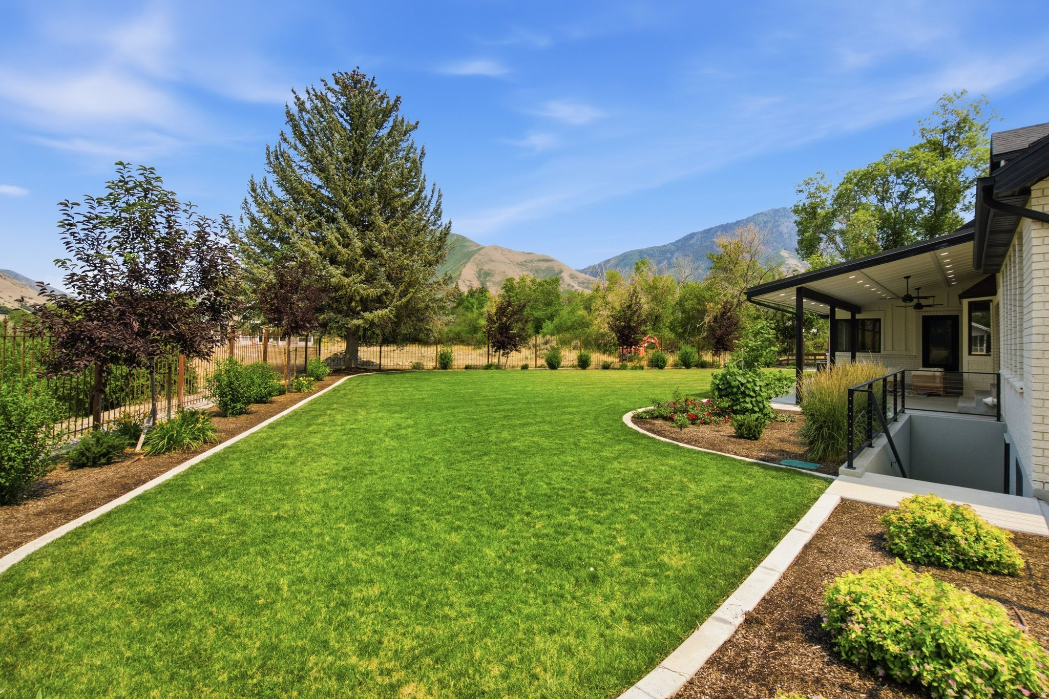 MAPLEWOOD - Residential