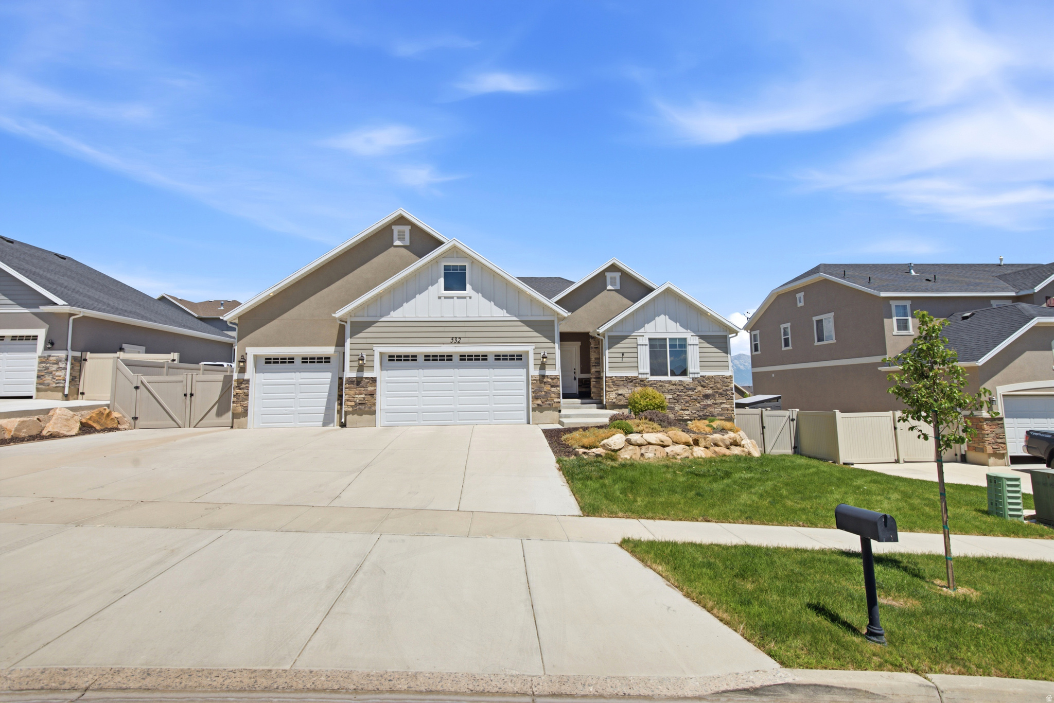 FOX HOLLOW - Residential