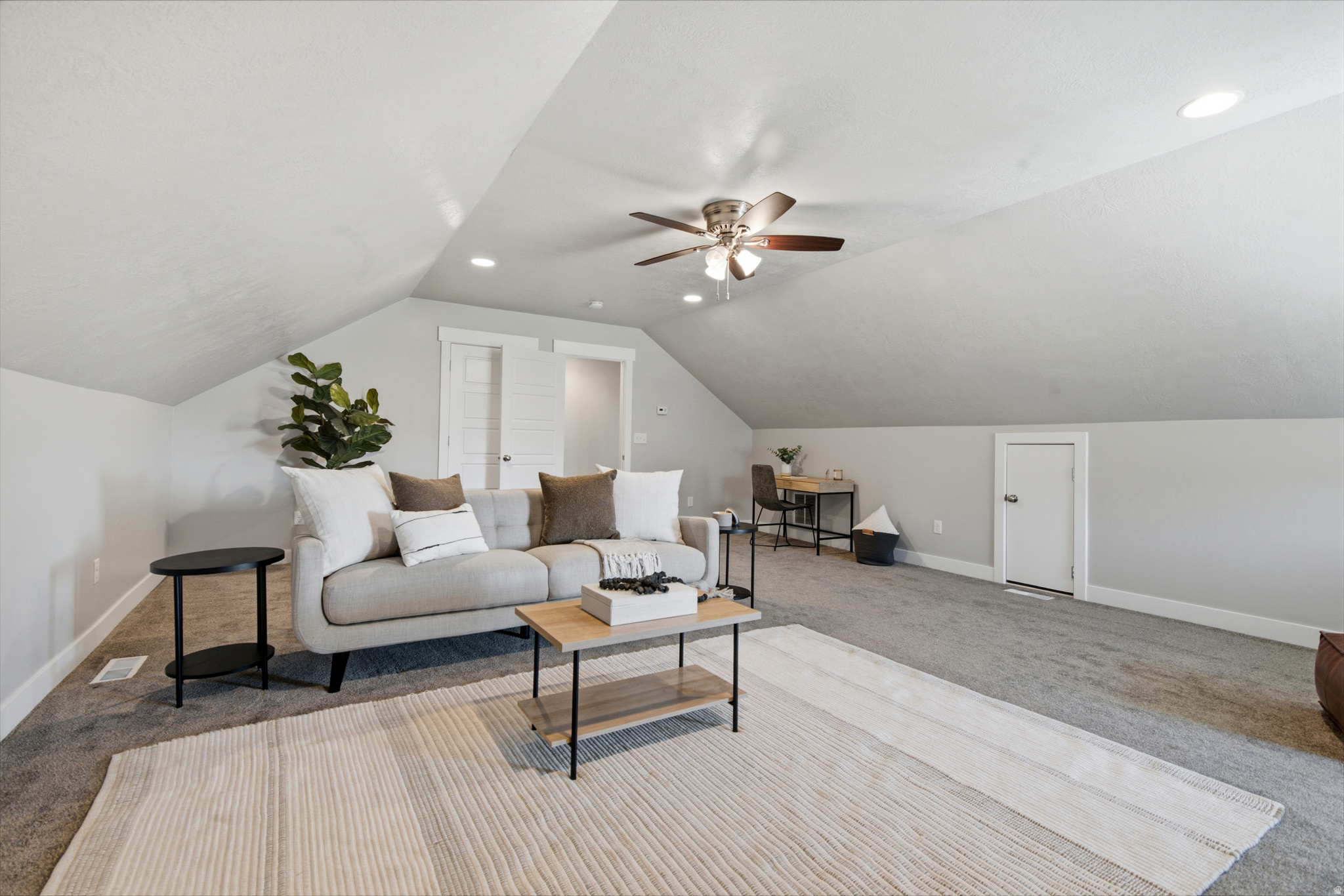FOX HOLLOW - Residential