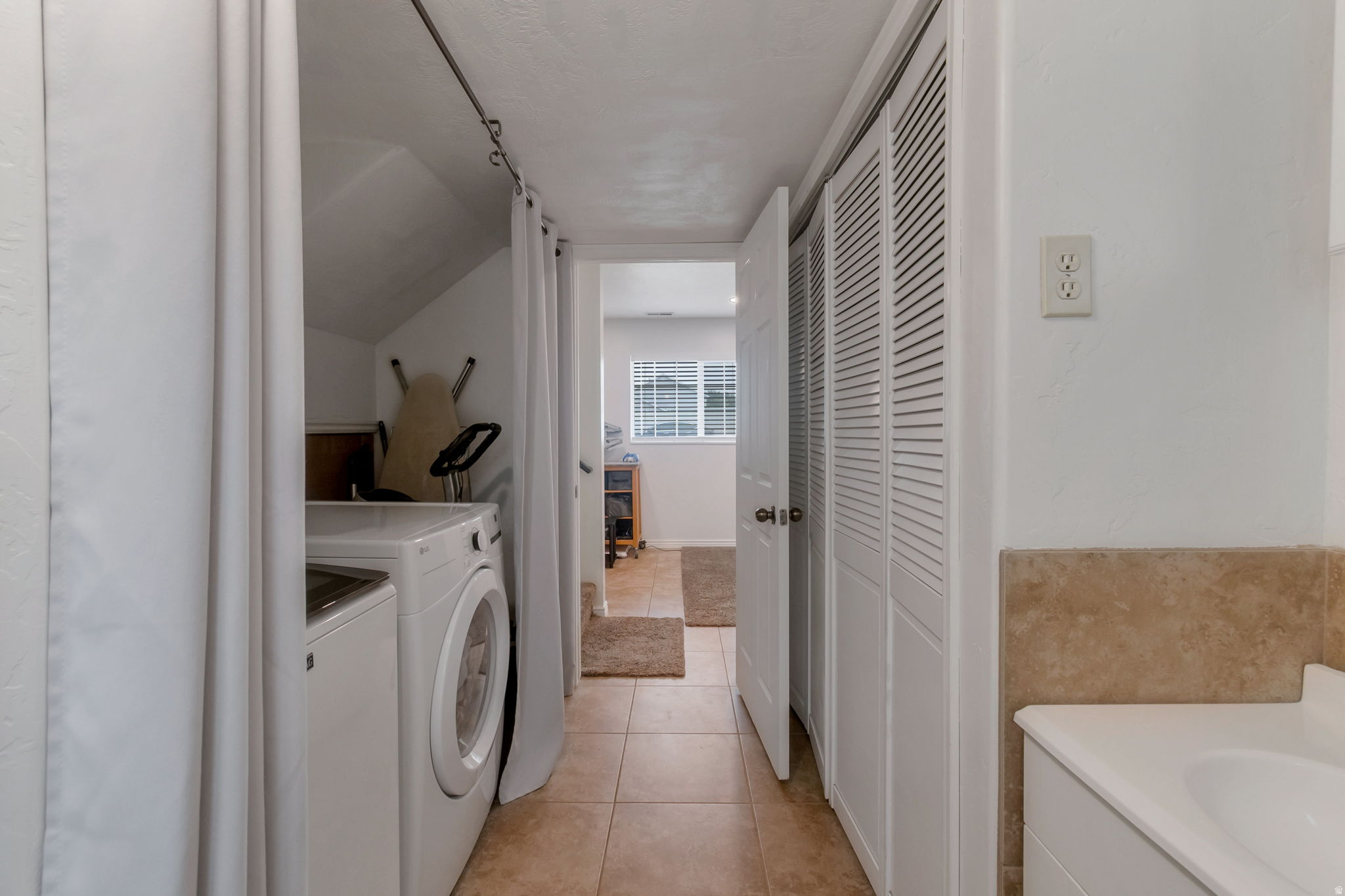 SPANISH RIDGE - Residential