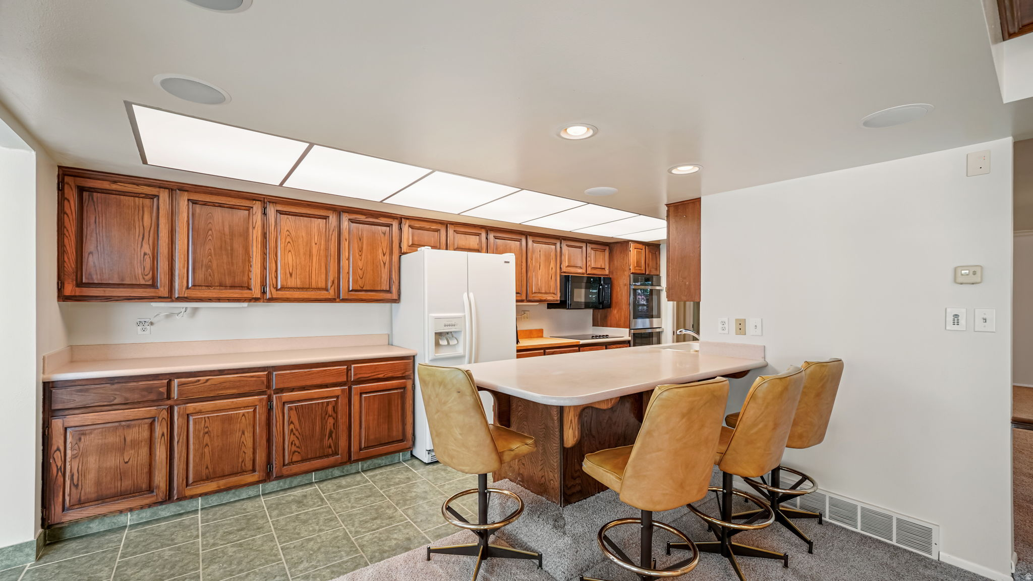 LEXINGTON VILLAGE AT OLD FARM - Residential