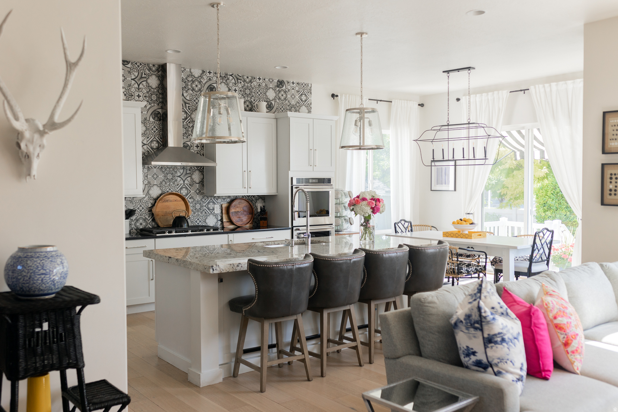 BROADVIEW SHORES - Residential