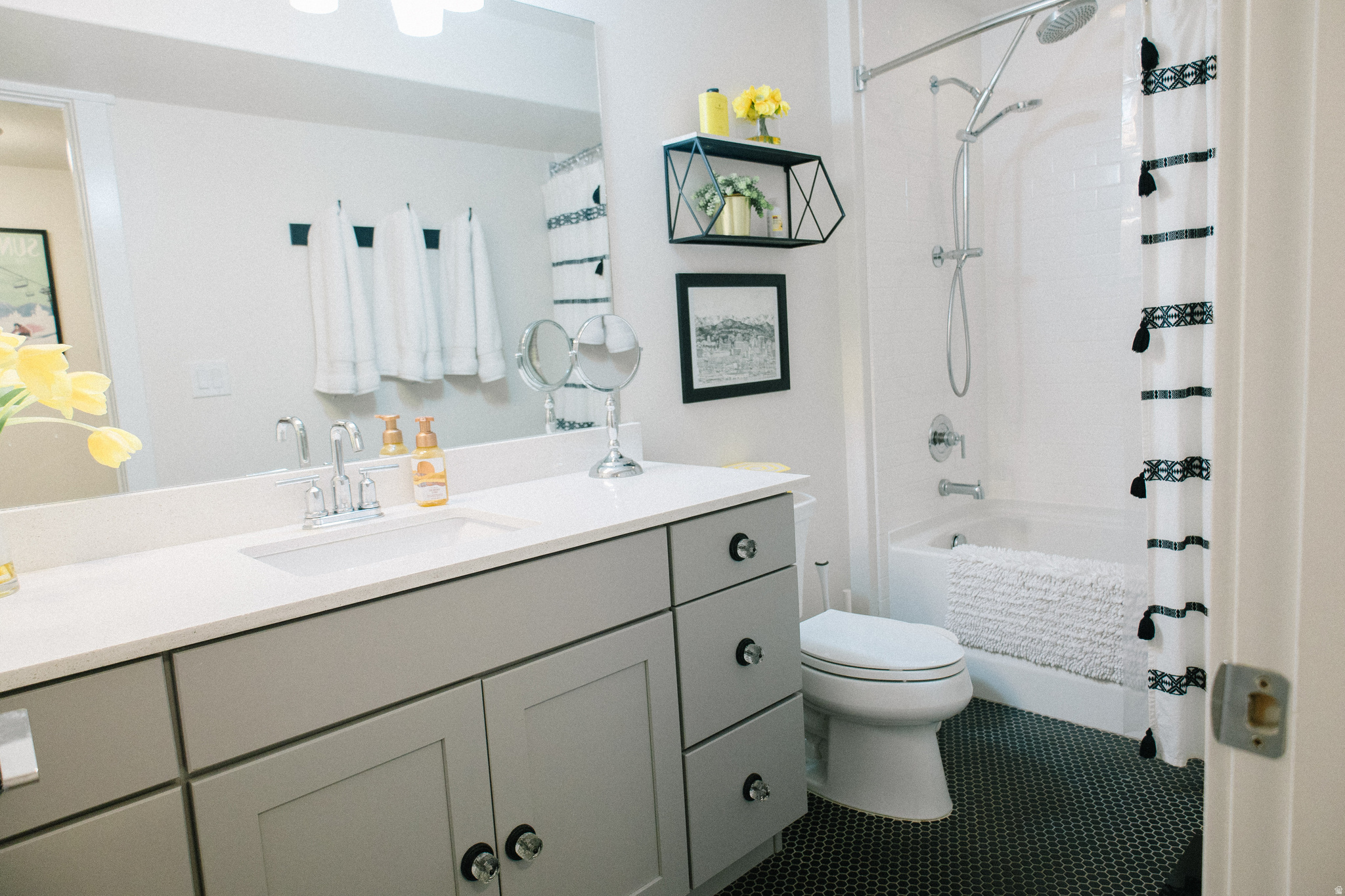 BROADVIEW SHORES - Residential