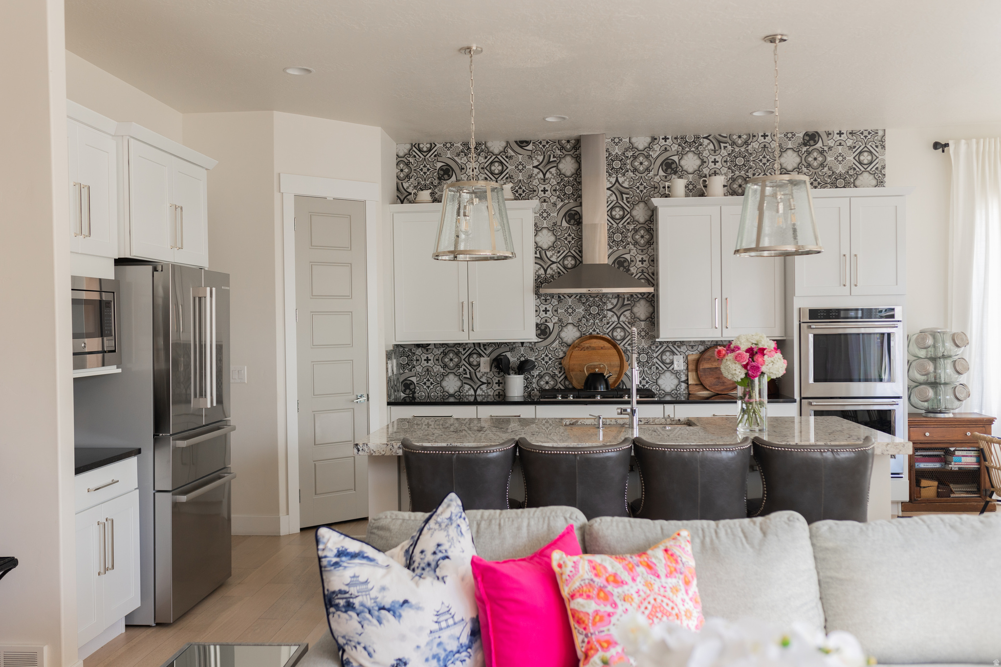 BROADVIEW SHORES - Residential
